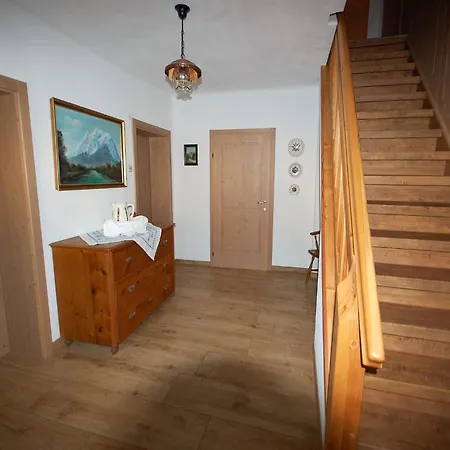 Renovated Mountain Retreat *