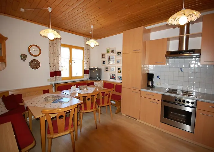 Renovated Mountain Retreat Holiday home